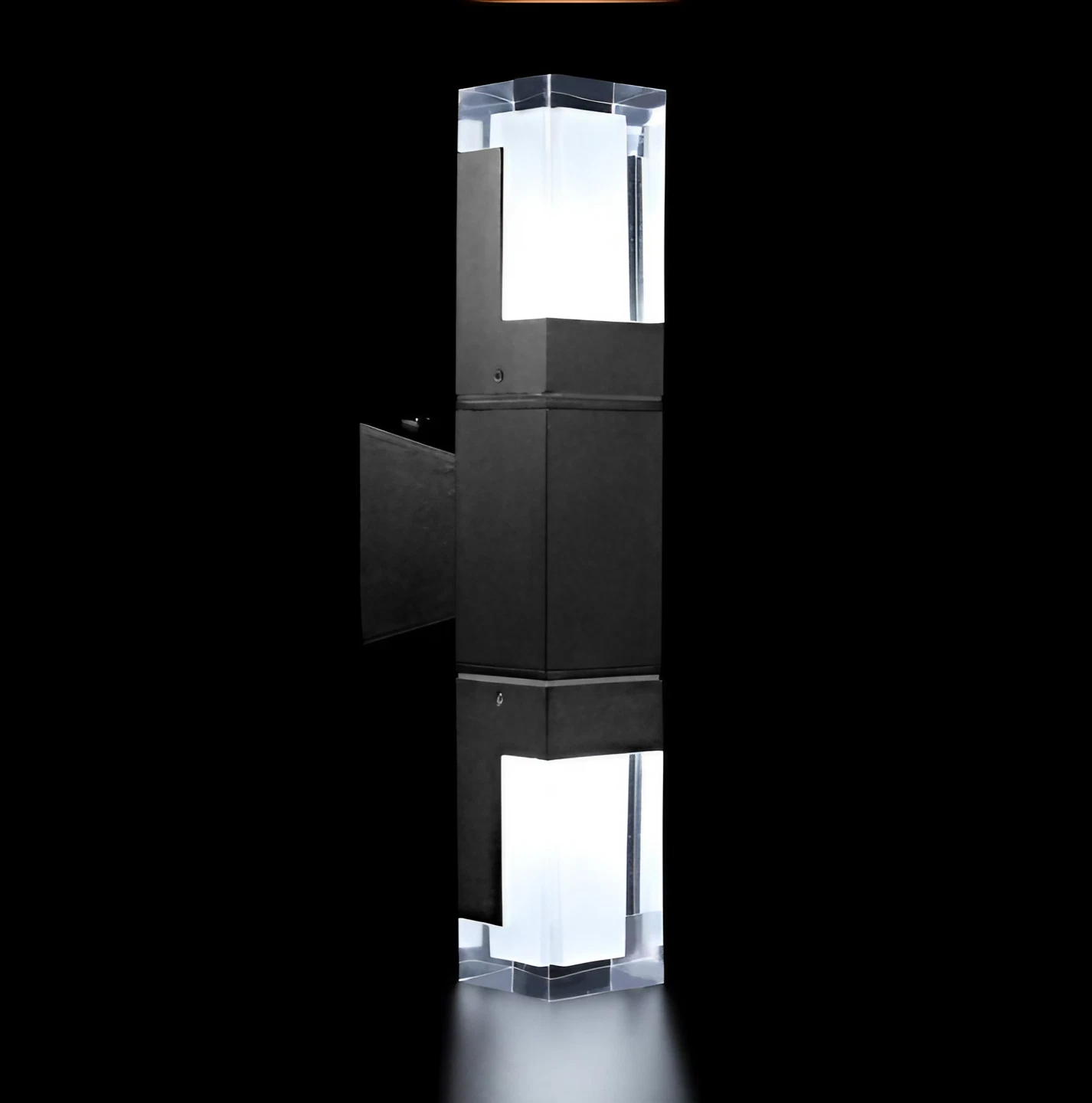 Waterproof outdoor light