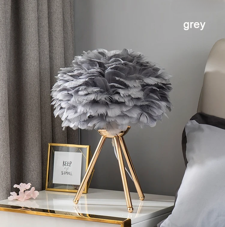 Chic Feather Table Lamp with Gold Tripod Base – Soft Ambient Lighting in 6 Colors