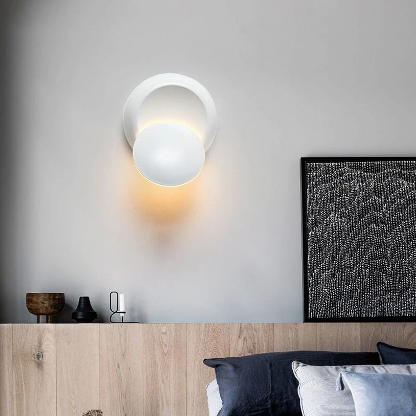 360-Degree Rotatable LED Wall Light - Adjustable Wall Sconce. In Black or White